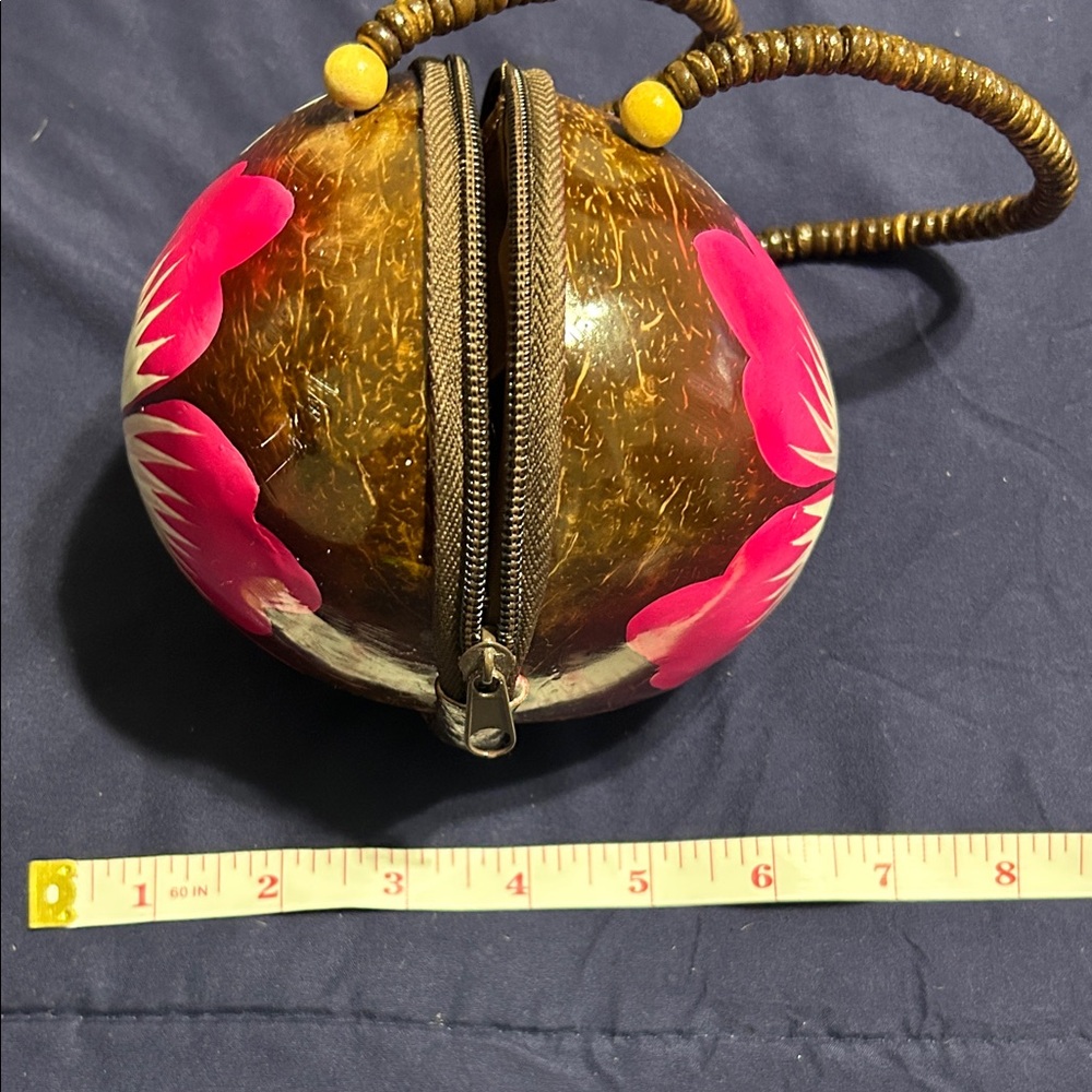 Coconut Clutch - Picture 9 of 10